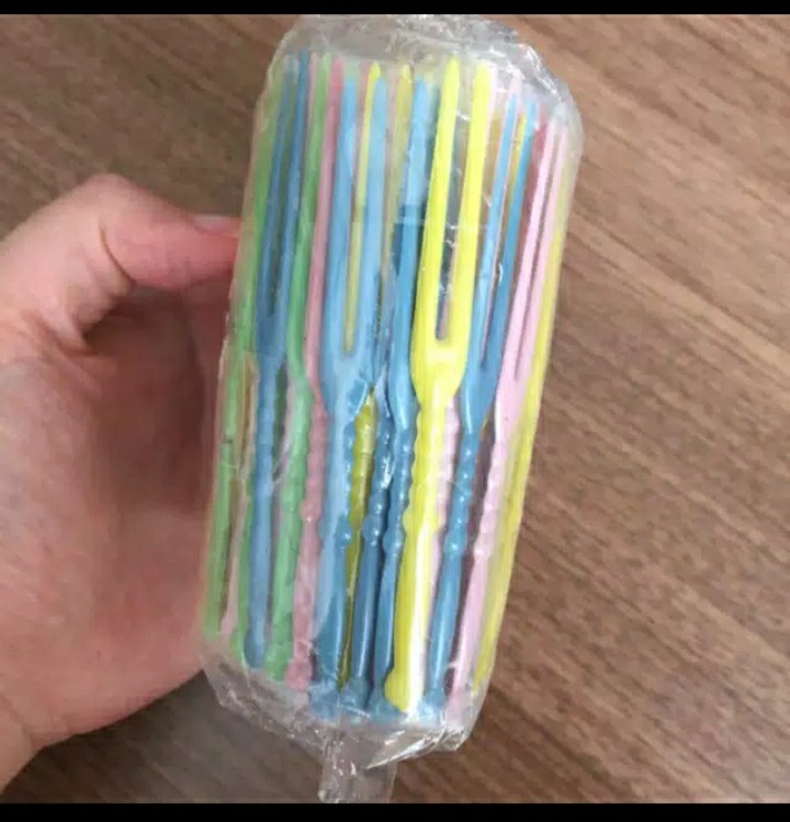Garpu Kue Plastik Warna (isi 200)