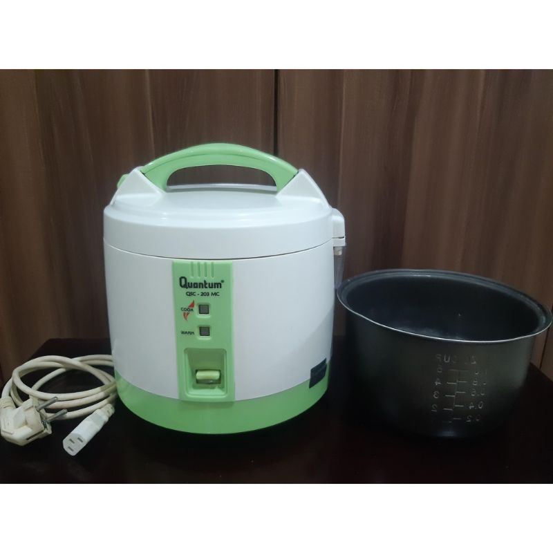 Magic Com,Rice Cooker,Penanak Nasi,Quantum, QSC-203 MC 1L  Preloved