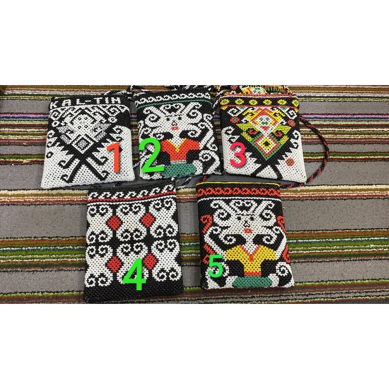 tas selempang manik, tas selempang, tas manik, tas manik dayak, tas dayak, tas selempang dayak, tas 