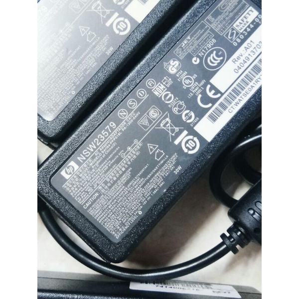 adaptor merk HP 19V - 1,58amp