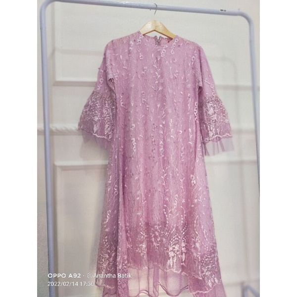 Tunik Brokat Linea. Tunik brokat. kebaya brokat. kebaya. kutubaru. kebaya kutubaru. kutubaru brokat