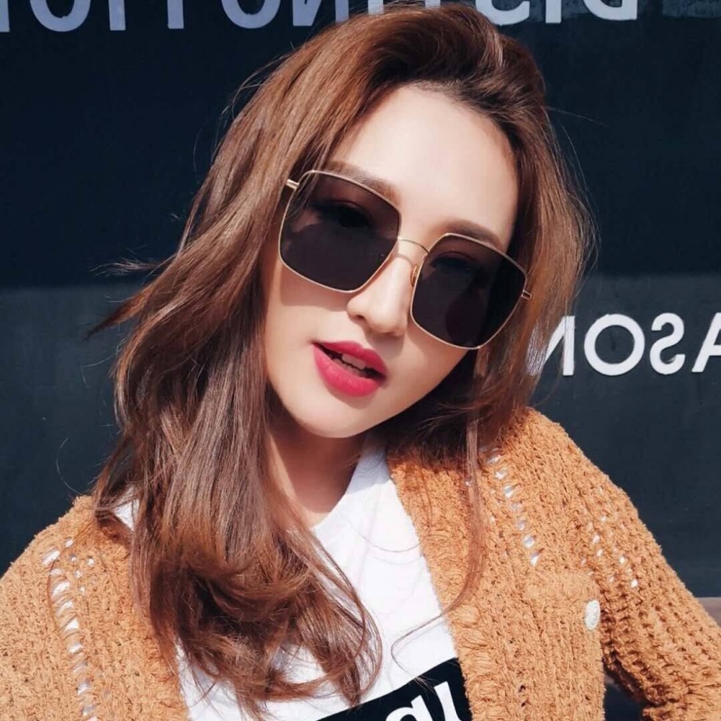 Kacamata Hitam Oversize Frame Kotak Bahan Metal Untuk Pria / Wanita