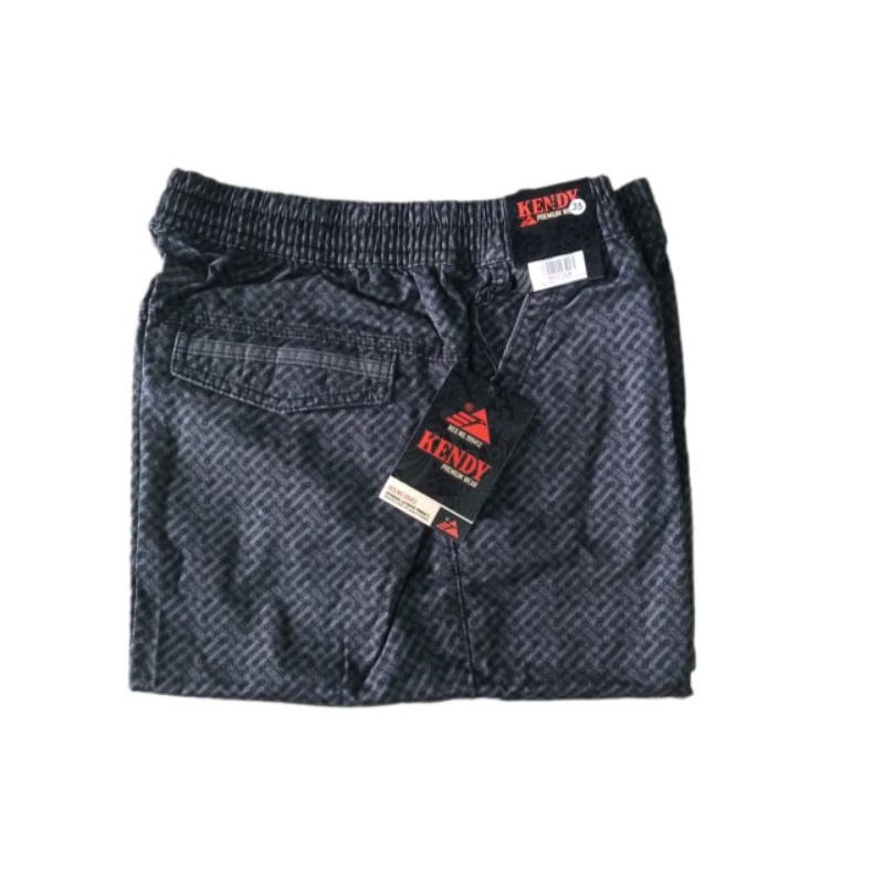 celana kendi motif pendek