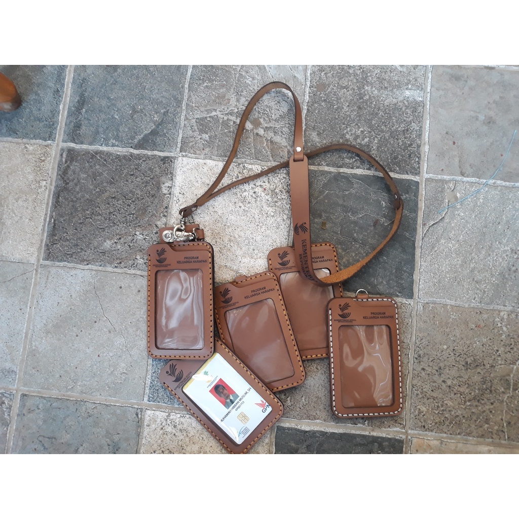 

Name Tag Id Chard Kulit Pakai Nama Pakai Photo Kamu