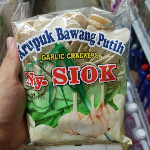 

Ny Siok Kerupuk Bawang Putih 500g / Ny. Siok Kerupuk Mentah Bawang Putih