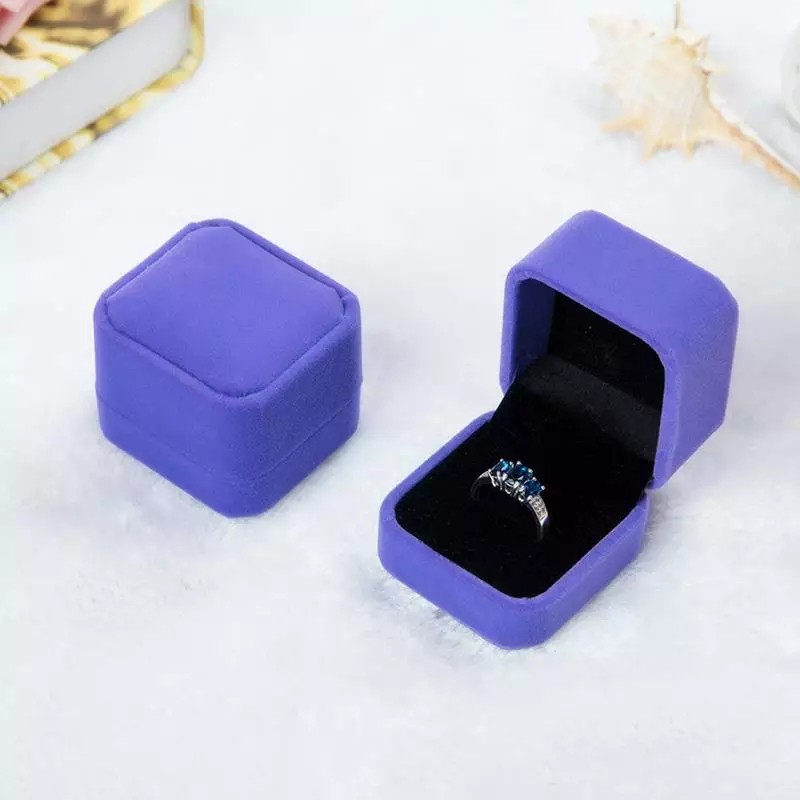 Box Kotak Cincin Perhiasan Mini Travel Jewelry Box Penyimpanan Emas Bentuk Persegi Cincin Box Serbaguna Perhiasan Untuk Kado Ulang Tahun F532