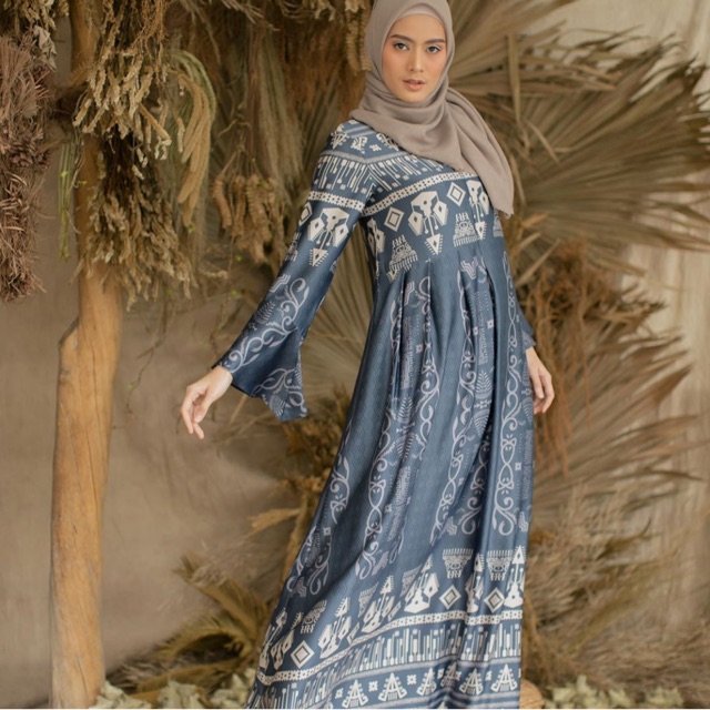 Preloved Kambera Dress Wearing Klamby