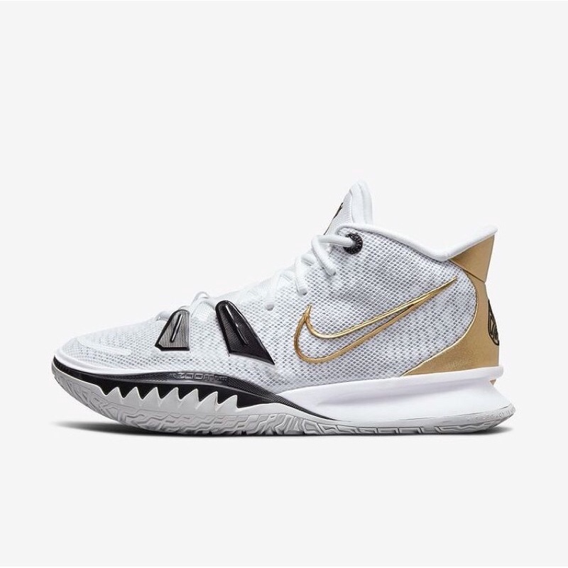 Sepatu nike outlet kyrie irving