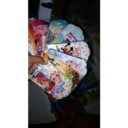 

Amplop Lebaran sudah di lem.