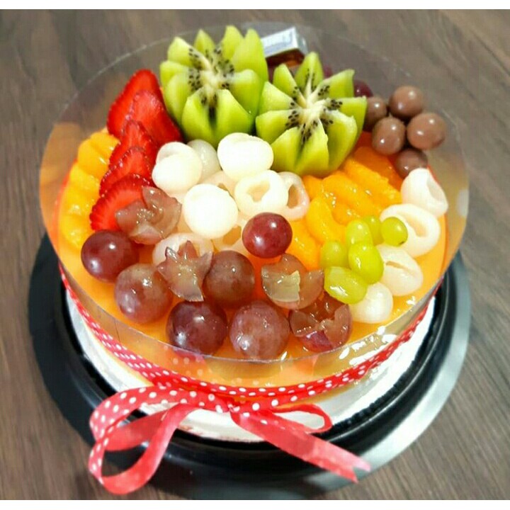 

PUDING ULTAH ORANGE CREAM TOPING FULL BUAH 25CM