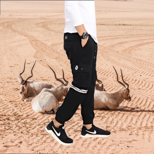 Celana Jogger Cargo dengan Strip 2