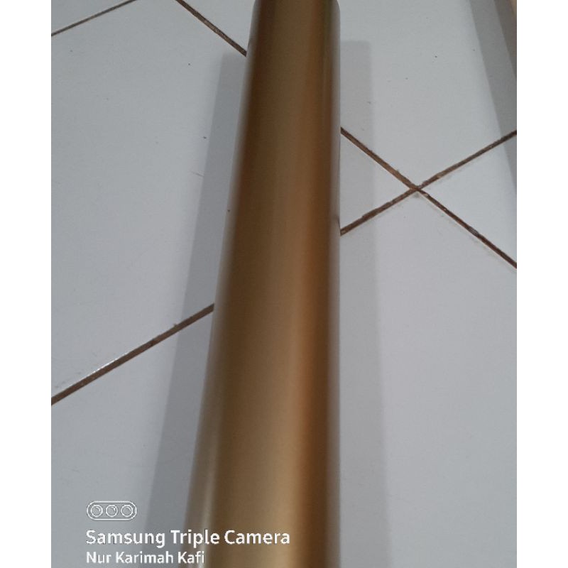 Sticker skotlet warna Gold