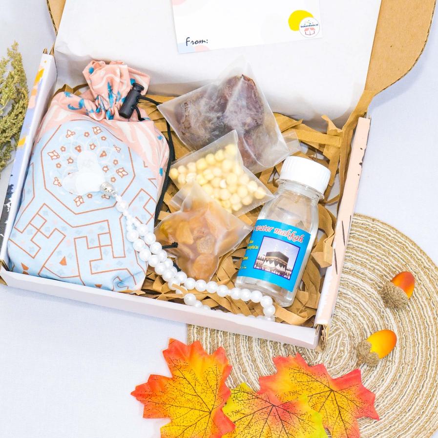 

Star 6.6 Paket Hampers Oleh Oleh Haji Umroh Isi Sajadah Kurma - Bisa untuk Parcel Kado Hadiah Souvenir Pengajian Selamatan Syukuran