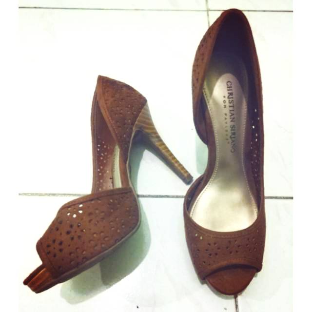 Preloved Sepatu Heels Wanita CHRISTIAN SIRIANO by PAYLESS