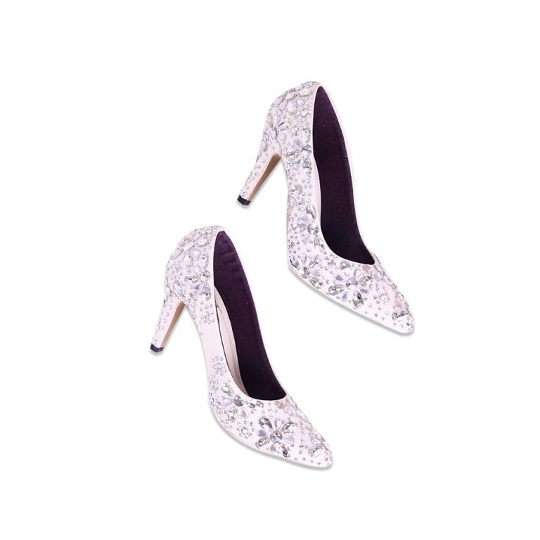 

SLIGHT Sepatu Pointed Rhinestone Putih Ivory