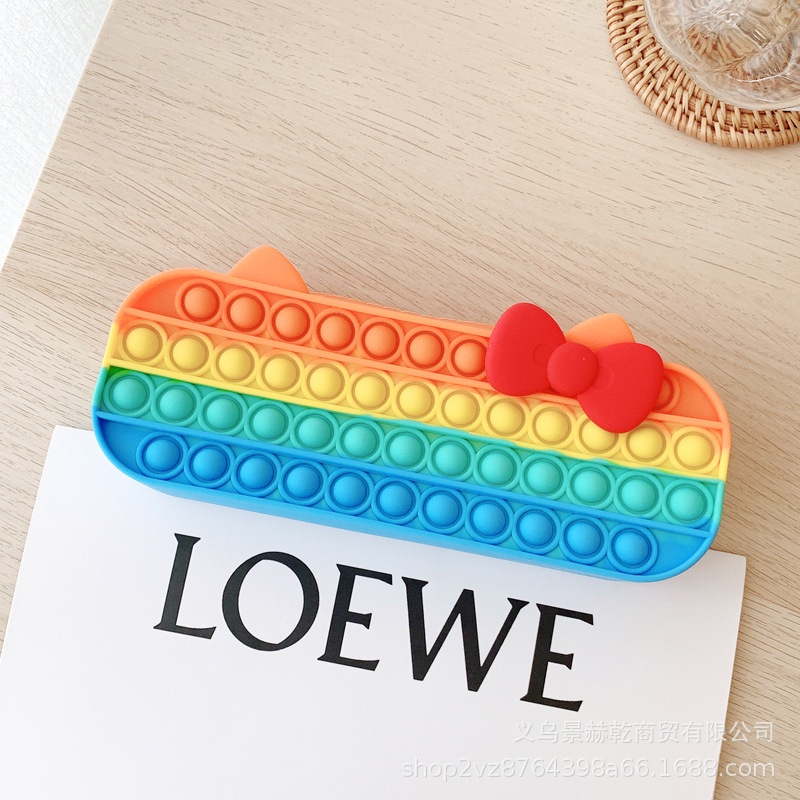 Baapaang - Hello Kitty Small Rubber Wallet / Dompet Pop It-5