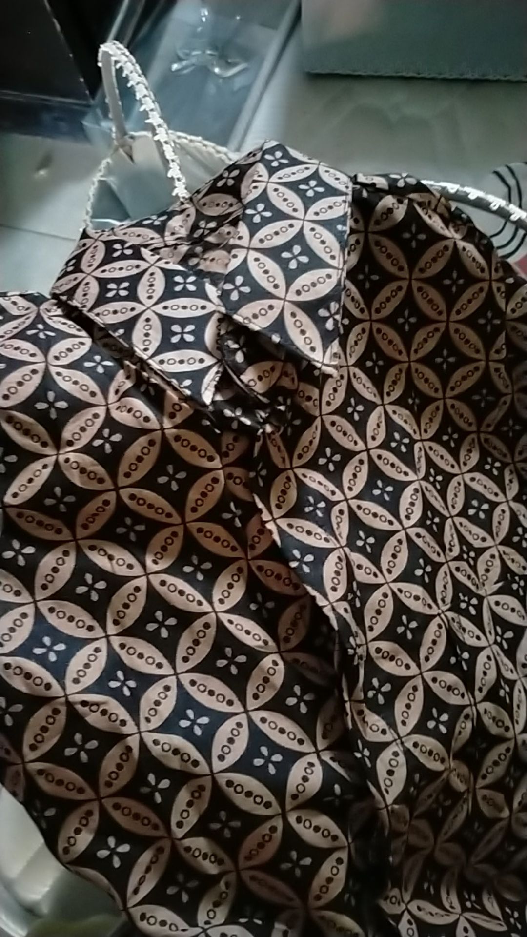 Kemeja Batik Lengan Panjang Pria Lawasan Coklat