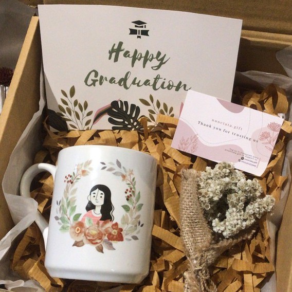 

Gift Hampers Paket A - Kado Wisuda / Kado Ultah / Kado Anniversary