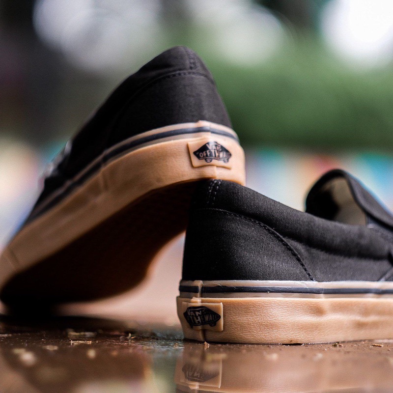 V4NS SLIP-ON BLACK/GUM CLASSIC ORIGINAL 100%