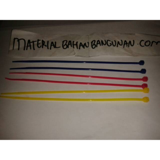 

Kabel / tali warna panjang 20 cm warna random biru tua, pink tua, kuning DISKON5