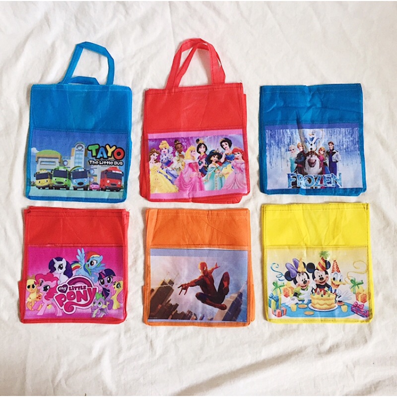 

TAS SPUNBOND ULANG TAHUN ANAK | 25x20x15 | GOODIE BAG BIRTDAY