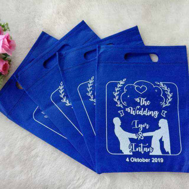 

Ukuran 20x25cm GRATIS SABLON/tas souvenir/tas kain/tas undangan/tas wedding/tas ultah/tas aqiqah