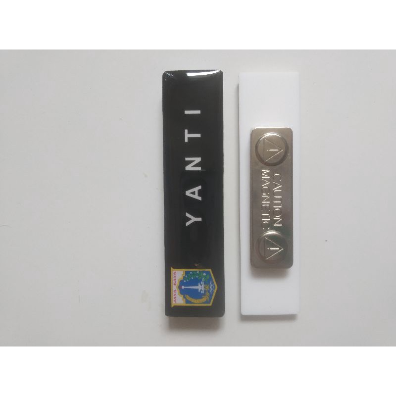 

Nama Dada Akrilik (Magnet)