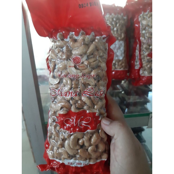 

KACANG METE MATANG MANALAGI BALI SINGARAJA OLEH-OLEH KHAS BALI HALAL