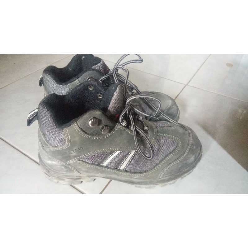 Cheetah - Safety Shoes 5106 (Bekas) Size 38