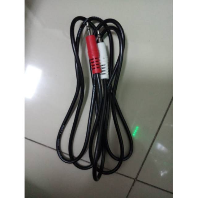 Kabel mini jack ke mini jack untuk hp , laptop , dvd ,speaker aktiv dan audio lain