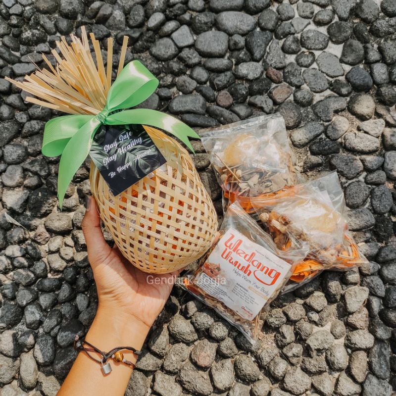 

Wedang uwuh gula batu racikan lengkap