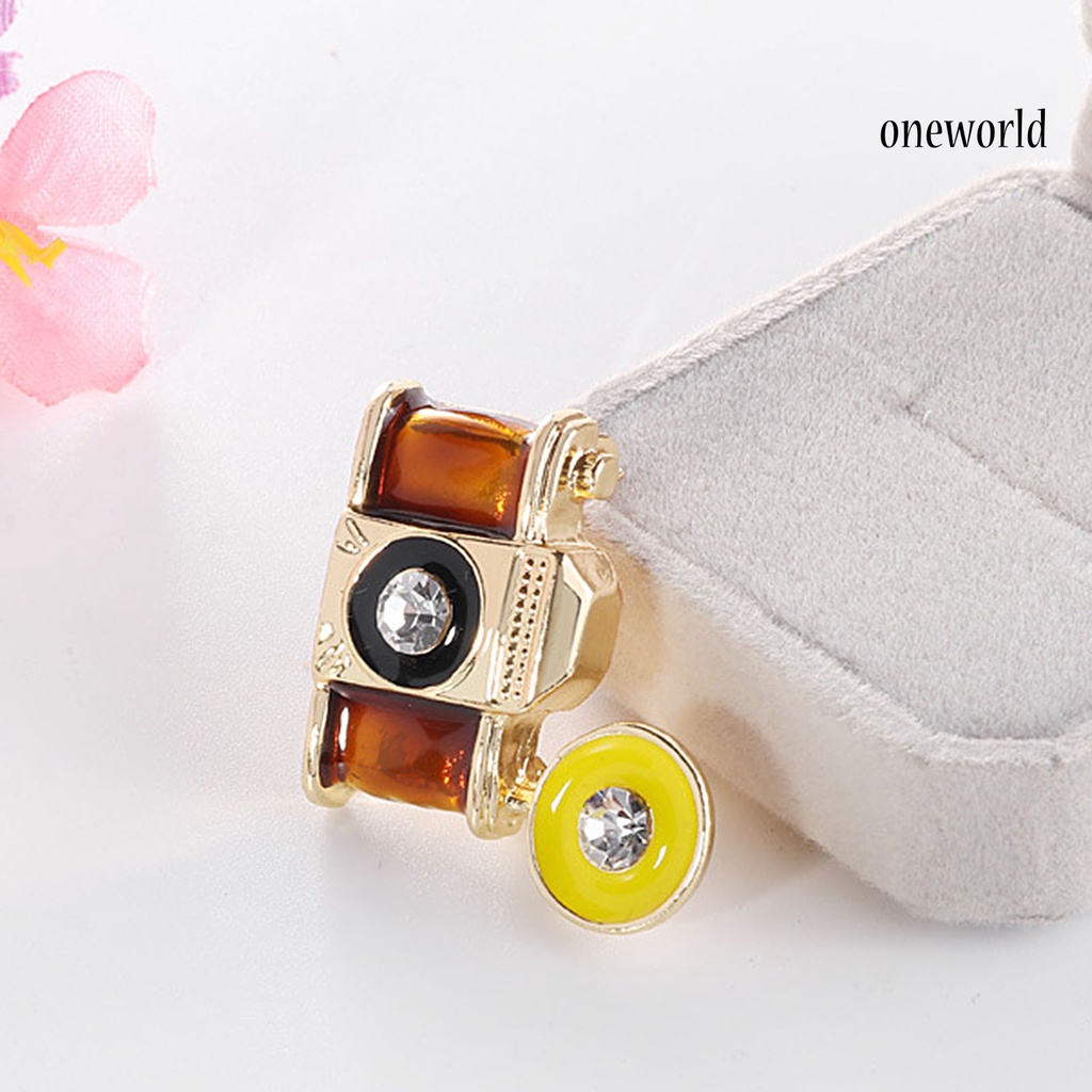 OW@ Retro Brown Enamel Camera Shape Clothes Bag Brooch Pin Jewelry Accessories Gift