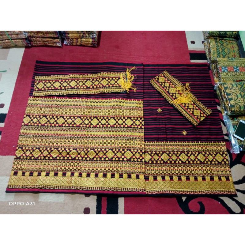 

Set Kain Tapis Bordir Lampung