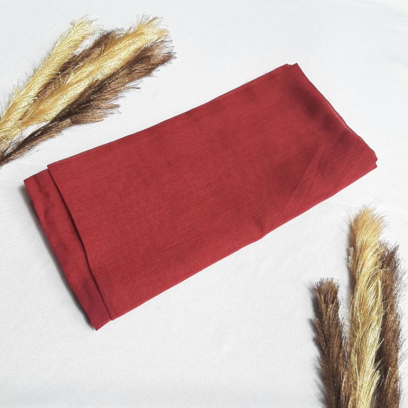 SEGIEMPAT PARIS POLOS PREMIUM AZARA | ANTI LETOY | PARIS VOAL | KERUDUNG MIRACLE MURAH | HIJAB JILBAB SQUARE | JILBAB SEMI PREMIUM SEKOLAH-Maroon