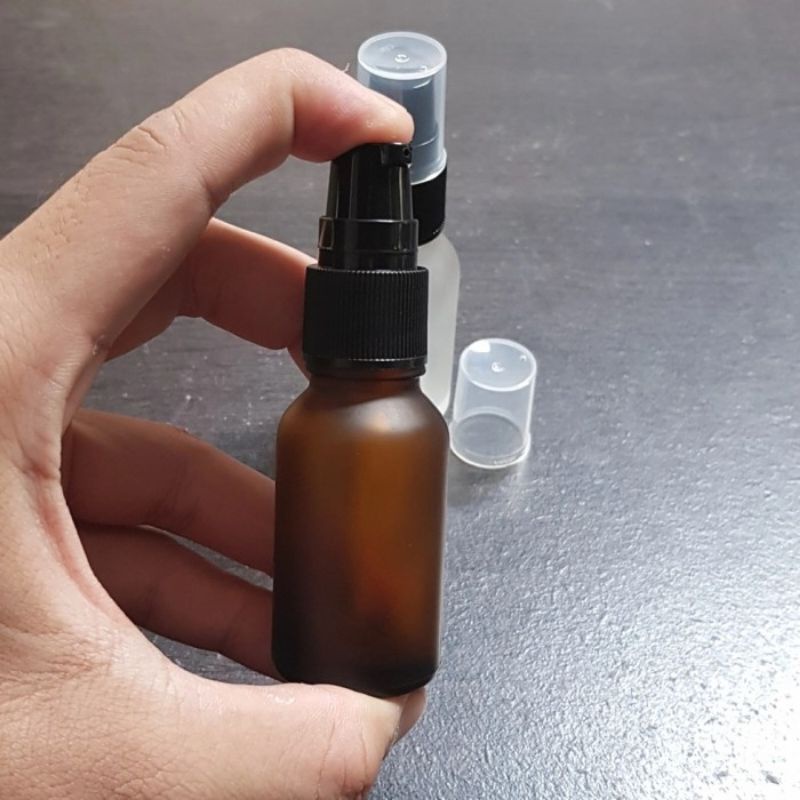 botol kaca 15ml frosted pump hitam / botol kaca 15ml doff pump treatment