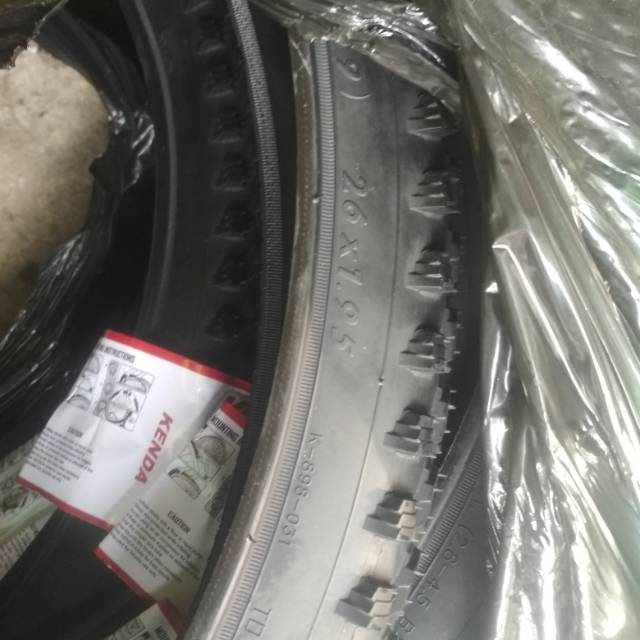 Ban luar sepeda gunung
Ukuran 26 X 1.95
