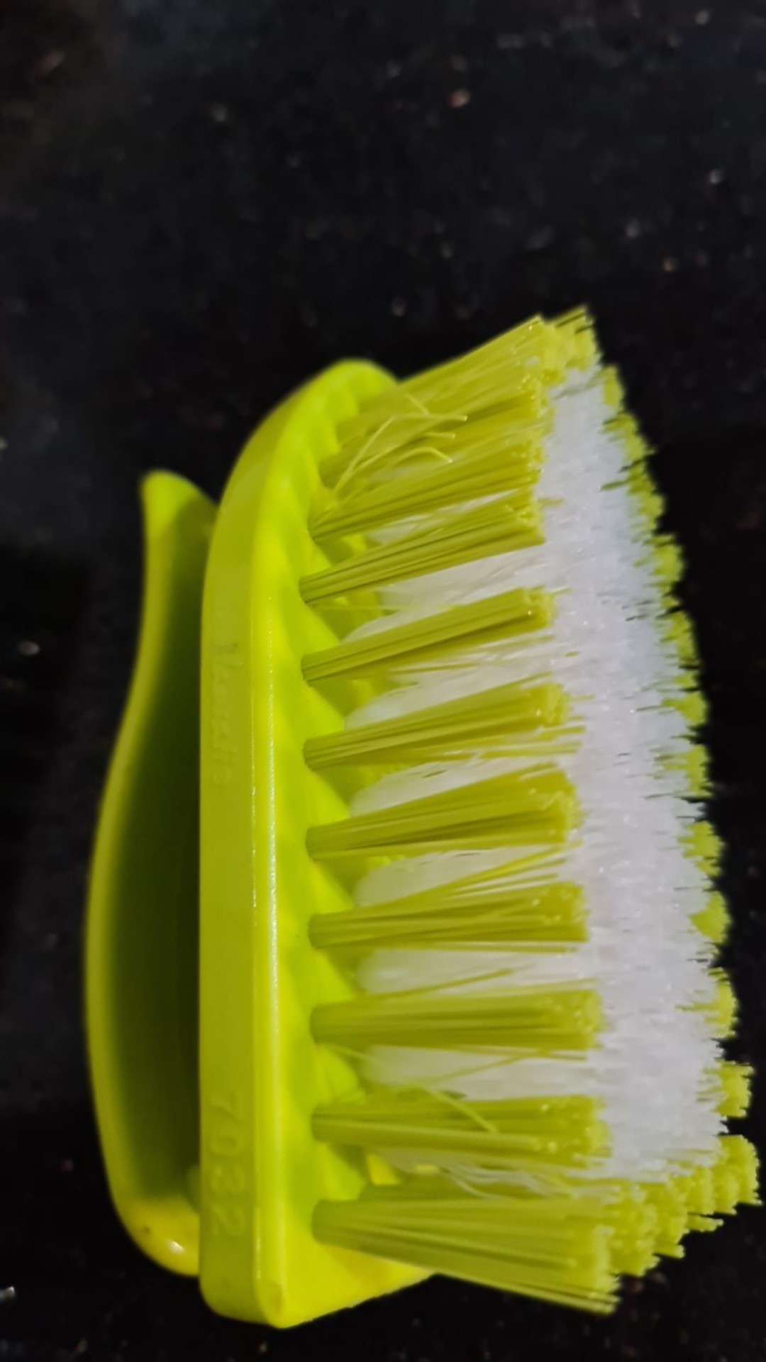 Hawaii Striko Sikat Baju