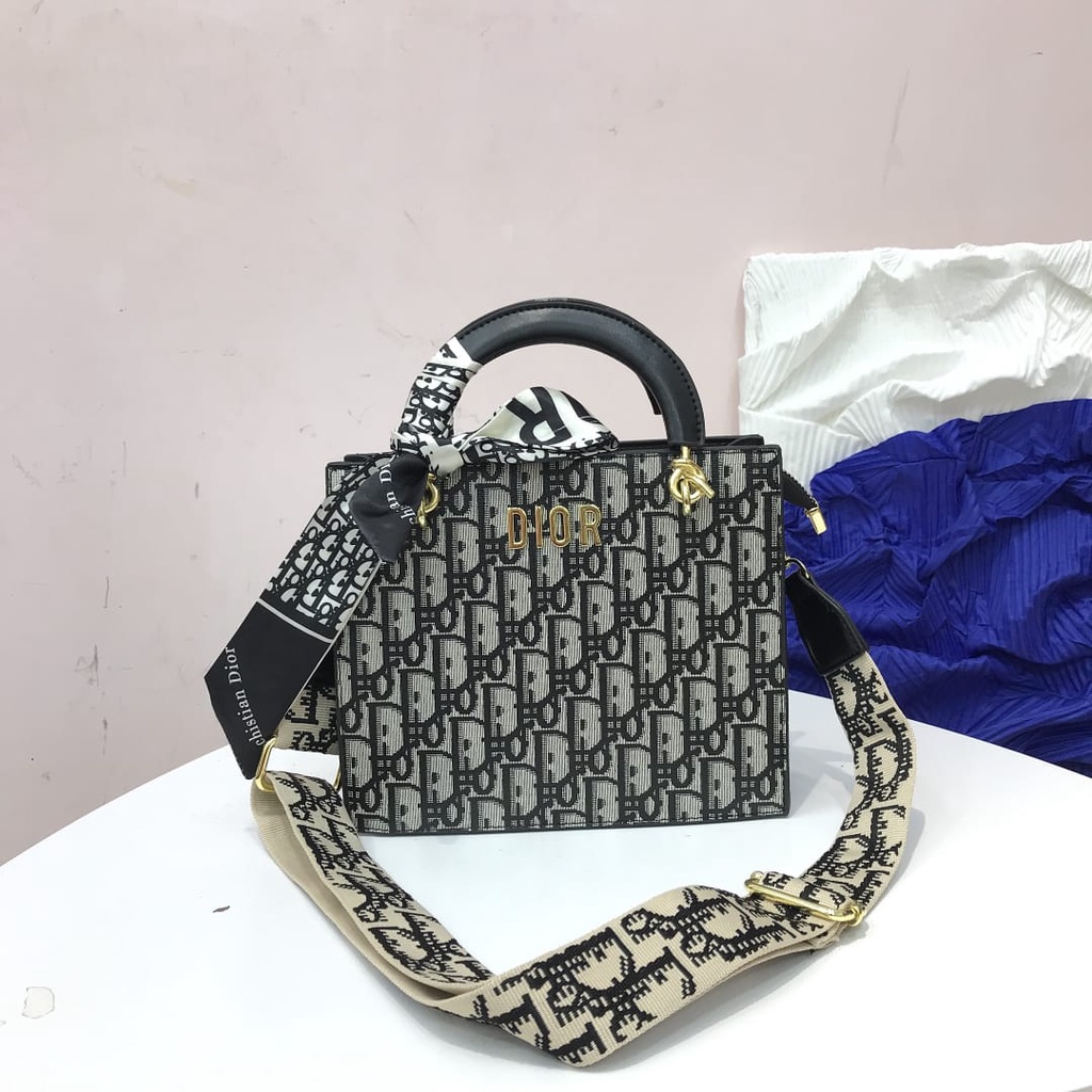 175103 Handbag Cewek Tas Wanita Import (1 KG MUAT 2)