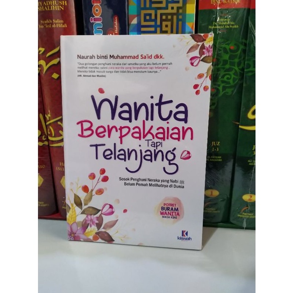 Wanita Berpakaian Tapi Telanjang