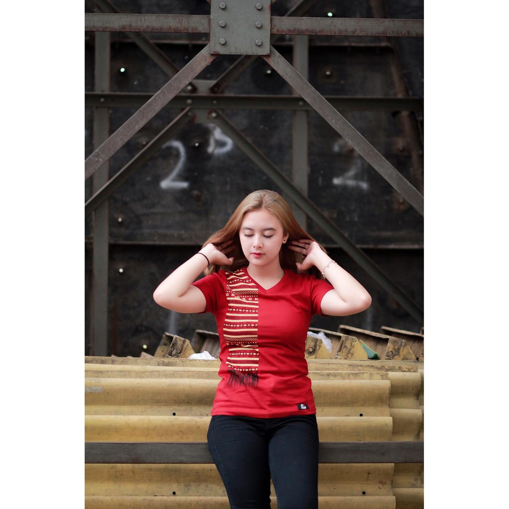 Kaos Batak Premium Distro Berkualitas Halak Batak Motif Ulos Salendang Maroon Untuk Cowok dan Cewek