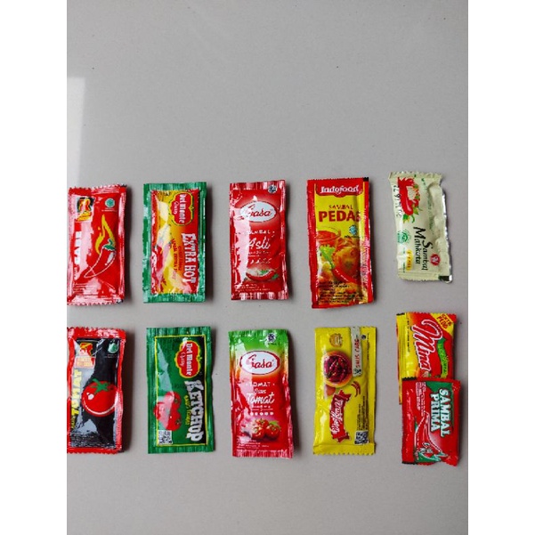 

RANDOM 10 SACHET SAUS SAMBAL PEDAS ATAU TOMAT SACHET 9GRAM ORIGINAL SAOS ASLI INDOFOOD