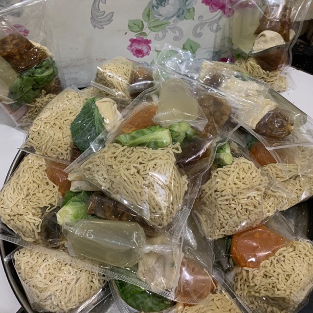 

Mie ayam porsi jumbo (mie ayam kaya)