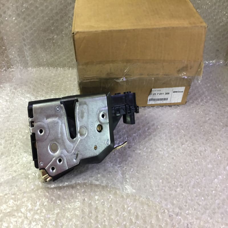 Dorlock pintu depan Kanan Bmw e46 asli bmw