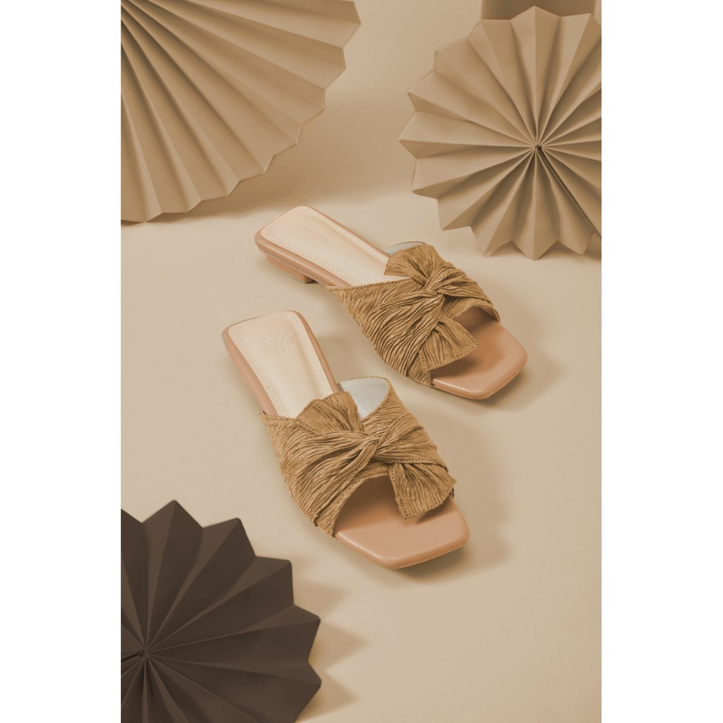 ELLE FLATS & ELLE HEELS BY LOCAL ID