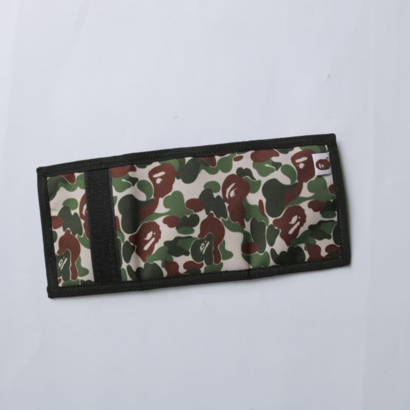 Dompet Gaines bape fullprint black dengan strap