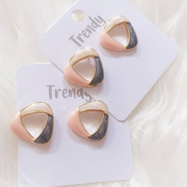

3 colors earing