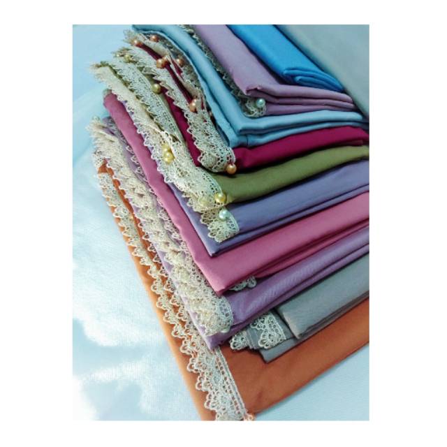 Hijab renda segi empat