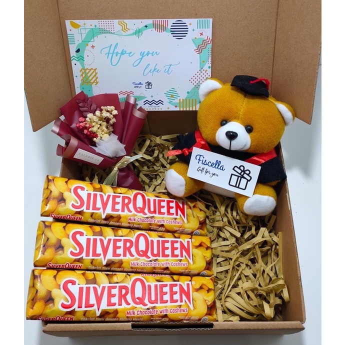 

Fiscella Asteria - Paket A - Hampers Wisuda Cokelat Kado Wisuda Kado Kelulusan