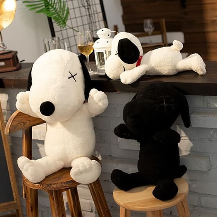 MUST HAVE BONEKA UNIQLO X KAWS SNOOPY (ORI) IMPORT TERMURAH