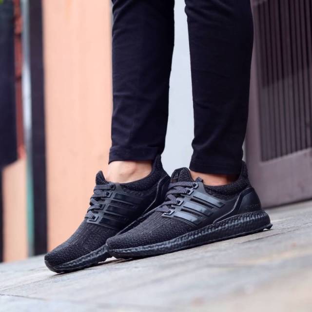 Sepatu Adidas ultraboost